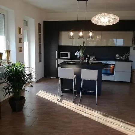 Dolce Apartman 巴拉顿菲赖德
